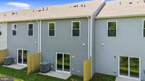 8139 Bartholomew Ct, Baltimore, MD 21206 photo 6