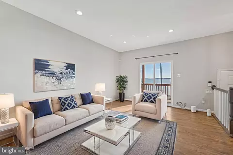120 Villa Capri Cir, Essex, MD 21221