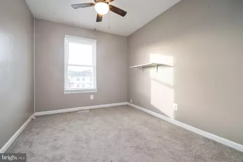 Bedroom - 3902 Hunt Hbr, Middle River, MD 21220 photo 2 of 2