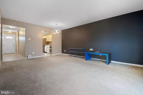 Living - 3902 Hunt Hbr, Middle River, MD 21220 photo 3 of 7