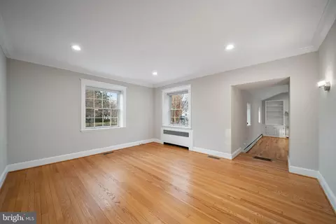 Living - 101 Thicket Rd, Baltimore, MD 21212 photo 4 of 4