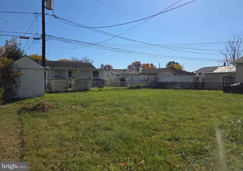 Exterior - 17 Propeller Dr, Middle River, MD 21220 photo 2 of 2