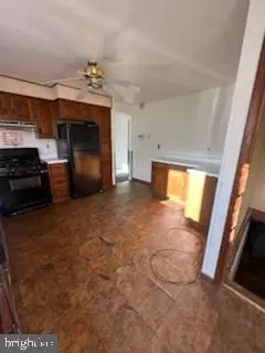 Entry Way - 17 Propeller Dr, Middle River, MD 21220 photo 3 of 11