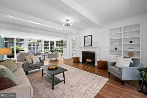 Living - 6 Meadow Rd, Baltimore, MD 21212 photo 2 of 3