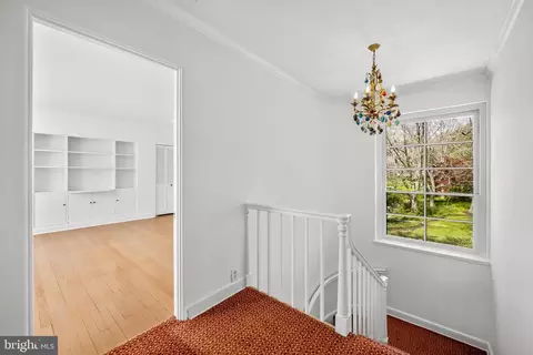 Entry Way - 6 Meadow Rd, Baltimore, MD 21212 photo 4 of 4