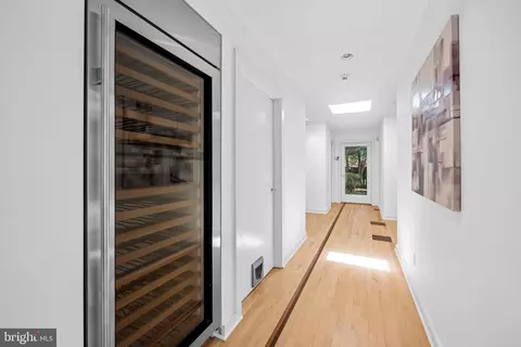 Entry Way - 6 Meadow Rd, Baltimore, MD 21212 photo 3 of 4