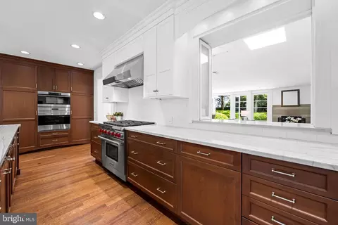 Kitchen - 6 Meadow Rd, Baltimore, MD 21212 photo 3 of 6
