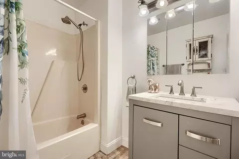 Bath - 11513 Eastern Ave, Middle River, MD 21220 photo 2 of 3