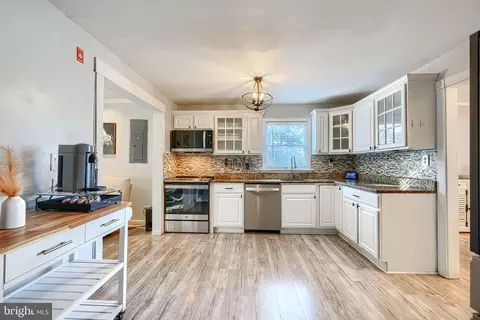 Kitchen - 11513 Eastern Ave, Middle River, MD 21220 photo 1 of 3