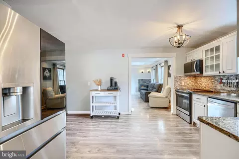 Entry Way - 11513 Eastern Ave, Middle River, MD 21220 photo 3 of 5