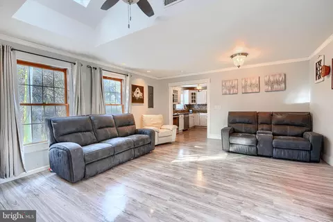 Entry Way - 11513 Eastern Ave, Middle River, MD 21220 photo 5 of 5