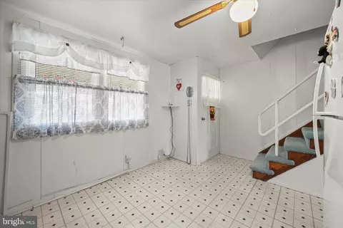 Entry Way - 446 Bigley Ave, Halethorpe, MD 21227 photo 4 of 4