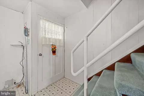 Entry Way - 446 Bigley Ave, Halethorpe, MD 21227 photo 1 of 4