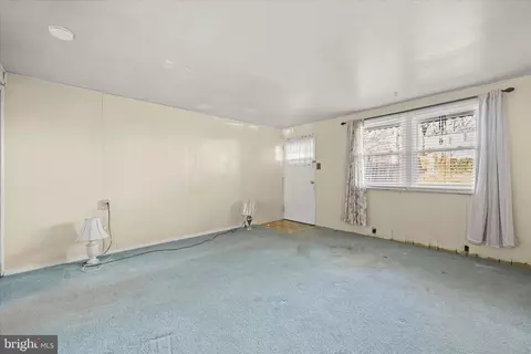Living - 446 Bigley Ave, Halethorpe, MD 21227 photo 4 of 4