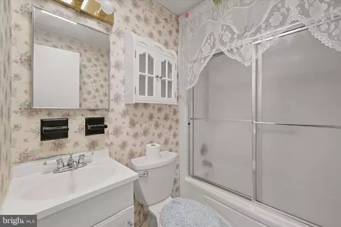 Bath - 446 Bigley Ave, Halethorpe, MD 21227 photo 1 of 1