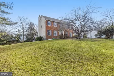 19 Huntress Ct, Lutherville Timonium, MD 21093