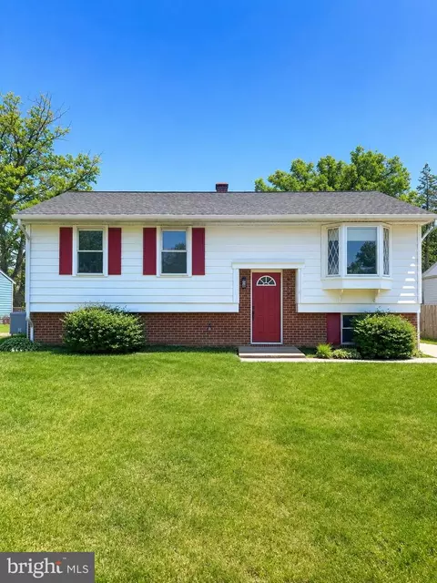9517 Holiday Manor Rd, Nottingham, MD 21236