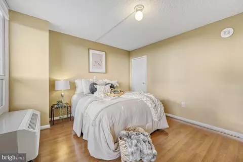 Bedroom - 205 E Joppa Rd #808, Towson, MD 21286 photo 4 of 4