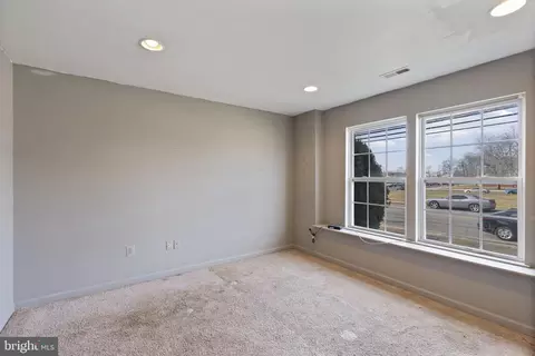 Living - 811 Middle River Rd, Middle River, MD 21220 photo 5 of 6