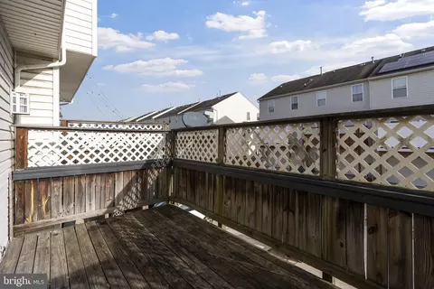 Exterior - 811 Middle River Rd, Middle River, MD 21220 photo 3 of 7