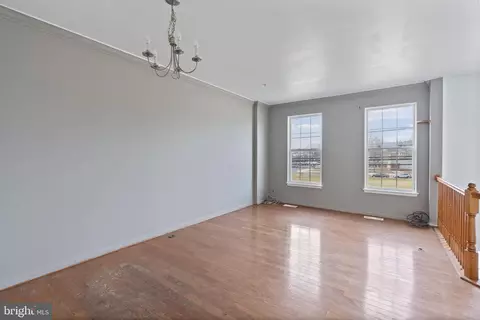 Living - 811 Middle River Rd, Middle River, MD 21220 photo 2 of 6