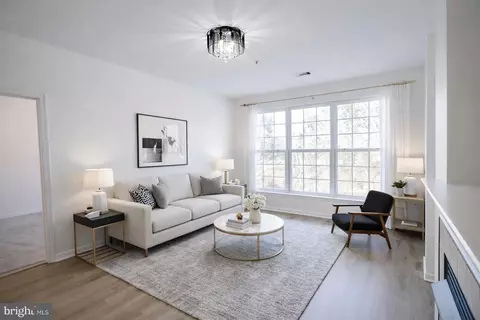 400 Symphony Cir #422H, Cockeysville, MD 21030