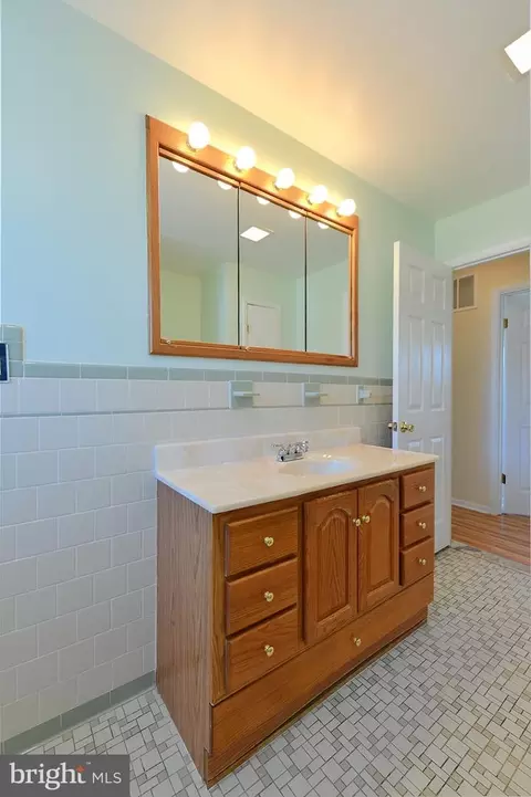 Bath - 3702 E Joppa Rd, Nottingham, MD 21236 photo 5 of 7
