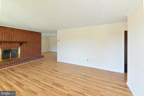 Living - 3702 E Joppa Rd, Nottingham, MD 21236 photo 3 of 15
