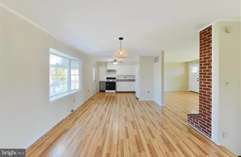 Living - 3702 E Joppa Rd, Nottingham, MD 21236 photo 8 of 15