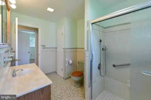 Bath - 3702 E Joppa Rd, Nottingham, MD 21236 photo 3 of 7