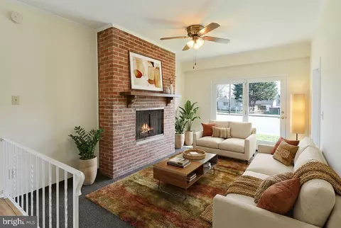 Living - 3702 E Joppa Rd, Nottingham, MD 21236 photo 11 of 15