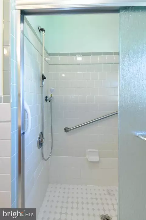 Bath - 3702 E Joppa Rd, Nottingham, MD 21236 photo 4 of 7