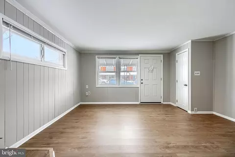 Living - 2014 Larkhall Rd, Dundalk, MD 21222 photo 5 of 7