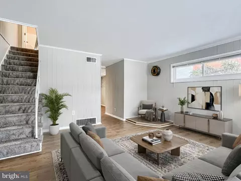 Living - 2014 Larkhall Rd, Dundalk, MD 21222 photo 3 of 7