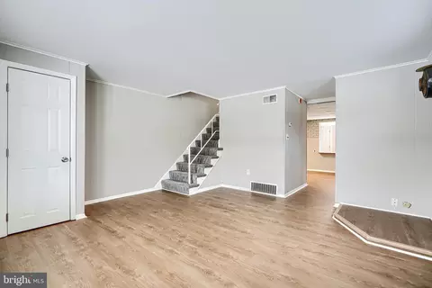 Living - 2014 Larkhall Rd, Dundalk, MD 21222 photo 4 of 7