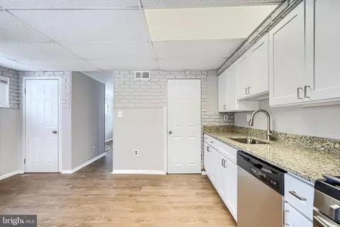 Entry Way - 2014 Larkhall Rd, Dundalk, MD 21222 photo 1 of 5