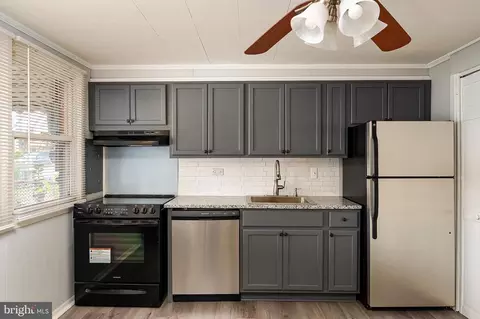 3167 Bero Rd, Lansdowne, MD 21227 photo 5