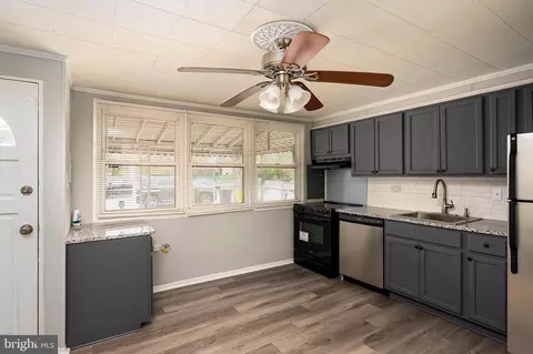 3167 Bero Rd, Lansdowne, MD 21227 photo 4