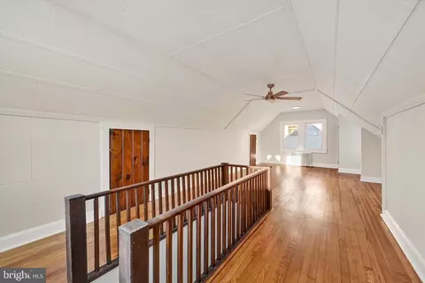 Entry Way - 1032 Elm Ridge Ave, Baltimore, MD 21229 photo 2 of 2