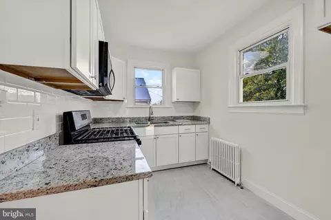 Entry Way - 1032 Elm Ridge Ave, Baltimore, MD 21229 photo 1 of 2