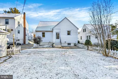 Exterior - 1032 Elm Ridge Ave, Baltimore, MD 21229 photo 5 of 6