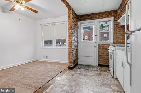Entry Way - 7107 Baltimore St, Baltimore, MD 21224 photo 2 of 4