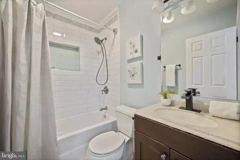 Bath - 417 Meadow Rd, Baltimore, MD 21206 photo 1 of 4