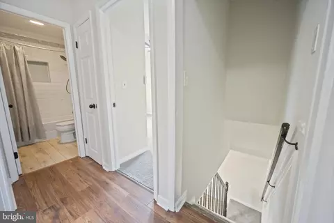 Entry Way - 417 Meadow Rd, Baltimore, MD 21206 photo 4 of 11