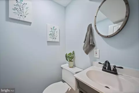 Bath - 417 Meadow Rd, Baltimore, MD 21206 photo 3 of 4