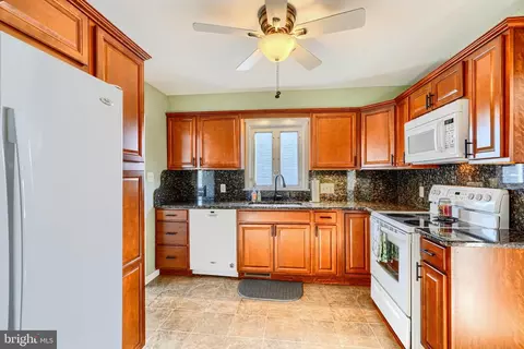 Kitchen - 5706 Allender Rd, White Marsh, MD 21162 photo 4 of 4