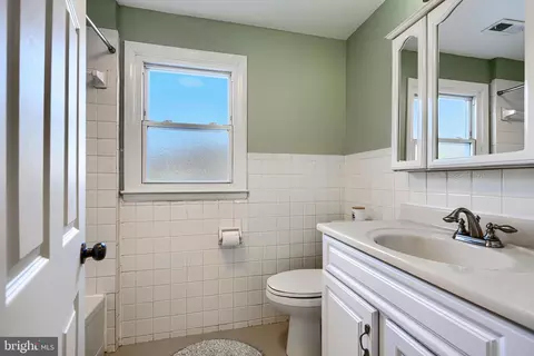 Entry Way - 5706 Allender Rd, White Marsh, MD 21162 photo 5 of 5