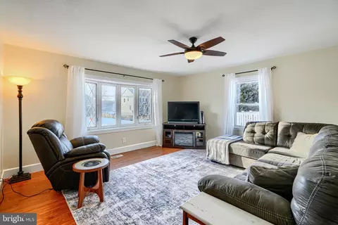 Living - 5706 Allender Rd, White Marsh, MD 21162 photo 1 of 2