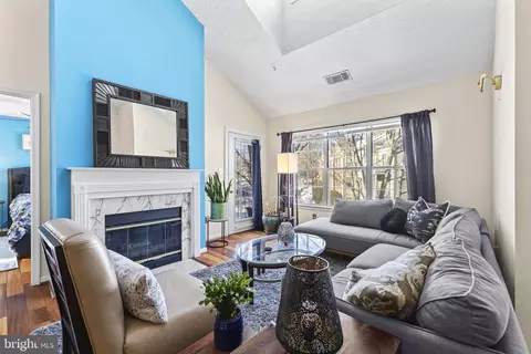 Living - 2320 B Falls Gable Ln #B, Baltimore, MD 21209 photo 1 of 2