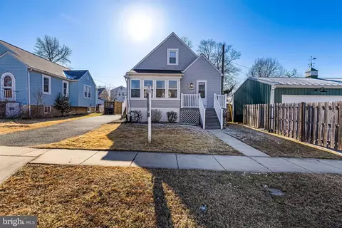 2601 Hillcrest Ave, Parkville, MD 21234